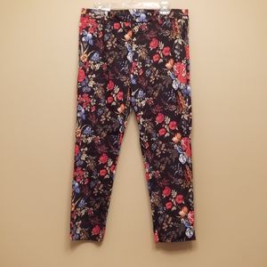 ⭐HP⭐ PLUS H&M Black Floral Print Pants